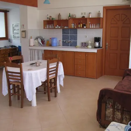 Elpida Aparthotel Tiros